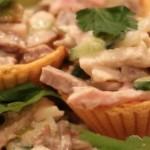 Мясной салат-ассорти в тарталетках – рецепт с фото